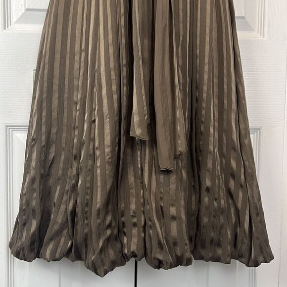BCBG MAXAZRIA Silk Bronze/Brown Empire Waist Halter Dress Size 4 - Picture 4 of 15